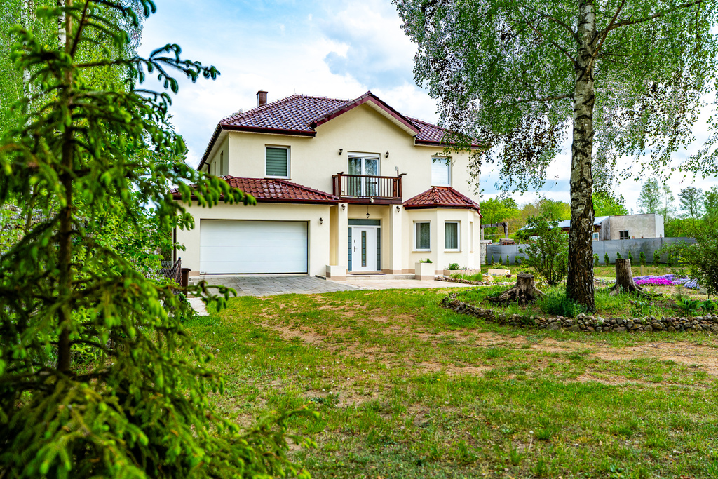 Dom nad jeziorem Barlineckim,