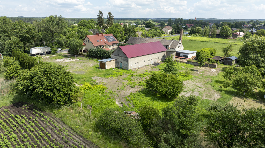 Do wynajęcia  działka z budynkiem